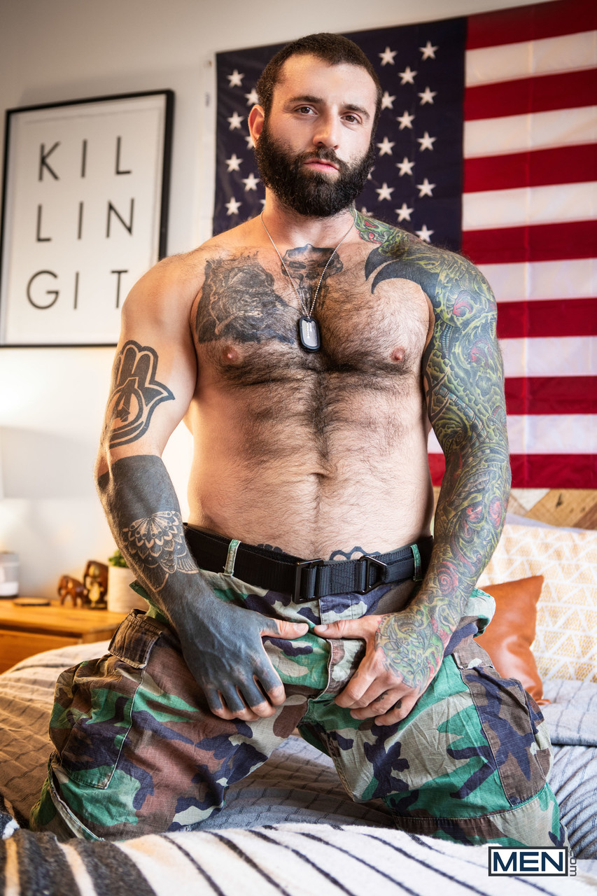 Military instructor Edward Terrant fucking Markus Kage - a skinny rookie by  Men